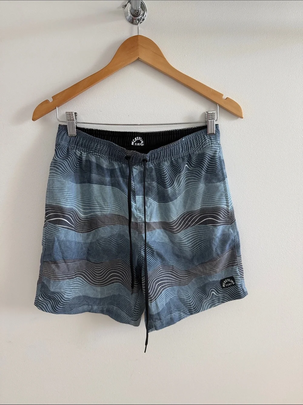 Men's Blue Wave-Print Swim Trunks